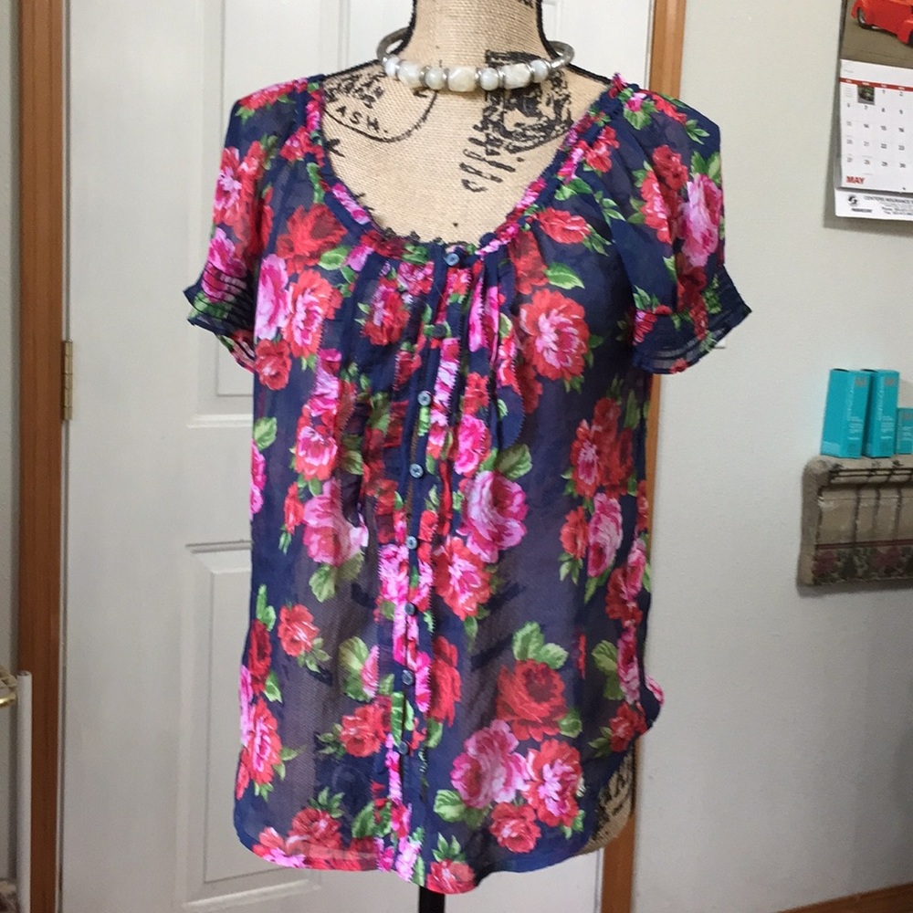 Cool sheer Abercrombie and Fitch Floral Blouse.